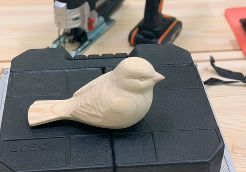 Занятие в столярной мастерской для детей в Москве