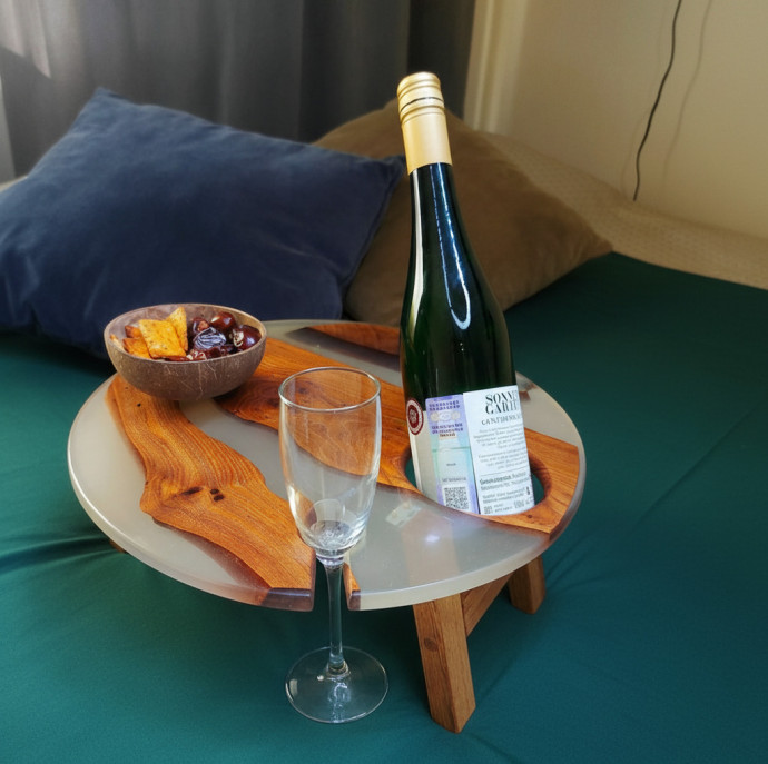 Мастер-класс Винный столик из дерева с эпоксидной смолой в Москве