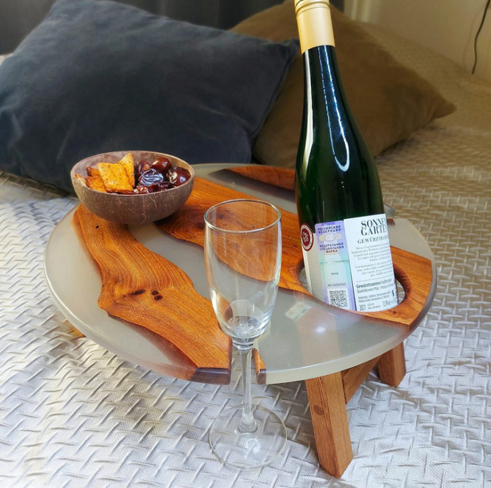 Мастер-класс Винный столик из дерева с эпоксидной смолой в Москве