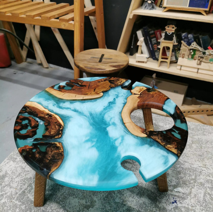 Мастер-класс Винный столик из дерева с эпоксидной смолой в Москве