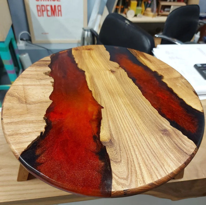 Мастер-класс Винный столик из дерева с эпоксидной смолой в Москве