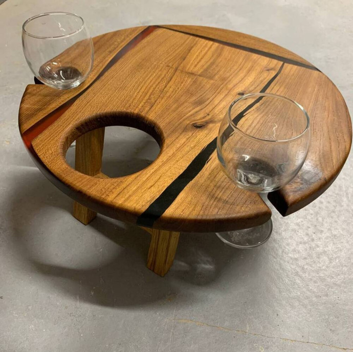 Мастер-класс Винный столик из дерева с эпоксидной смолой в Москве