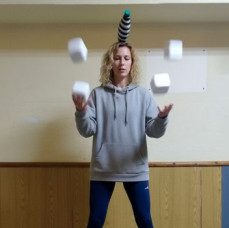 Жонглирование мячами и булавами в Москве