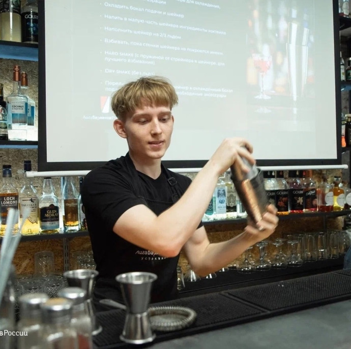 Мастер-класс по приготовлению коктейлей в Москве