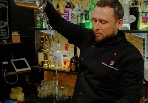 Мастер-класс по приготовлению коктейлей в Москве