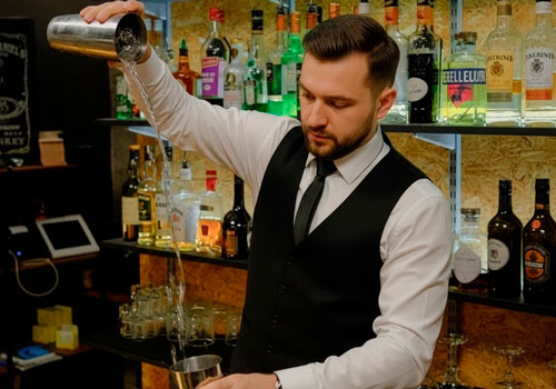 Мастер-класс по приготовлению коктейлей в Москве