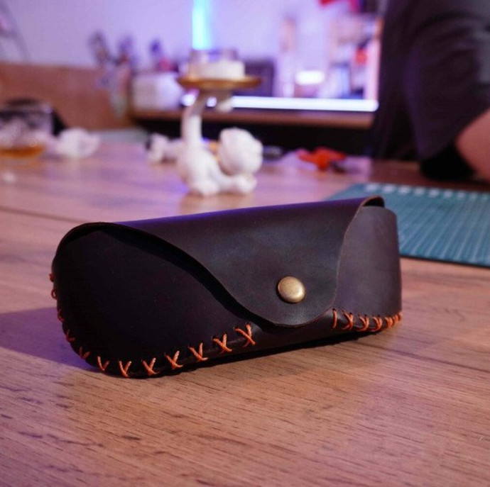 Мастер-класс по кожевничеству Футляр для очков в Москве