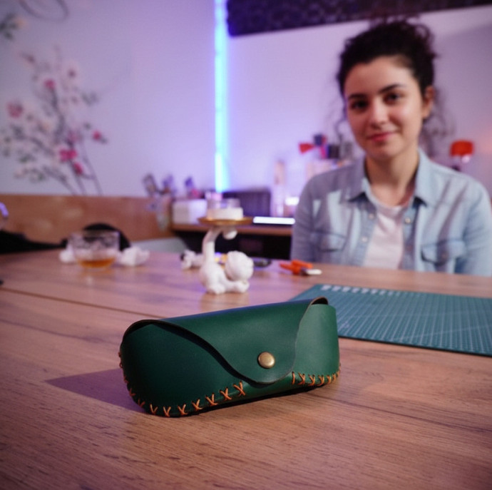 Мастер-класс по кожевничеству Футляр для очков в Москве