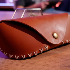 Мастер-класс по кожевничеству Футляр для очков в Москве