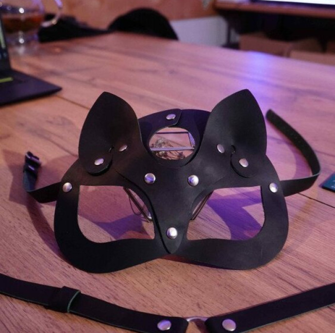 Мастер-класс по кожевничеству Маска Кошки и Чокер в Москве