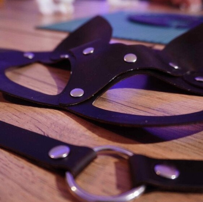 Мастер-класс по кожевничеству Маска Кошки и Чокер в Москве