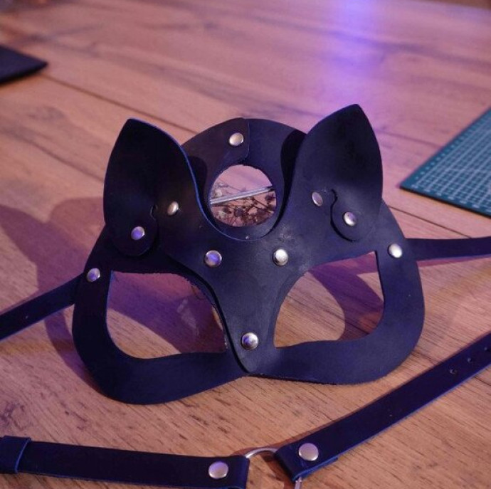 Мастер-класс по кожевничеству Маска Кошки и Чокер в Москве