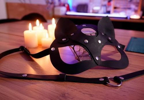 Мастер-класс по кожевничеству Маска Кошки и Чокер в Москве