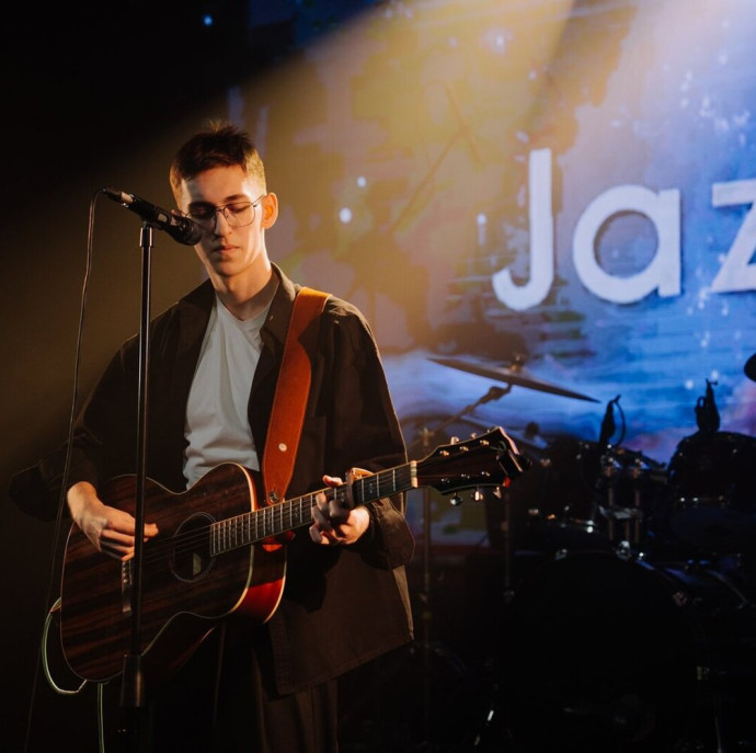 Занятия по вокалу онлайн в Москве