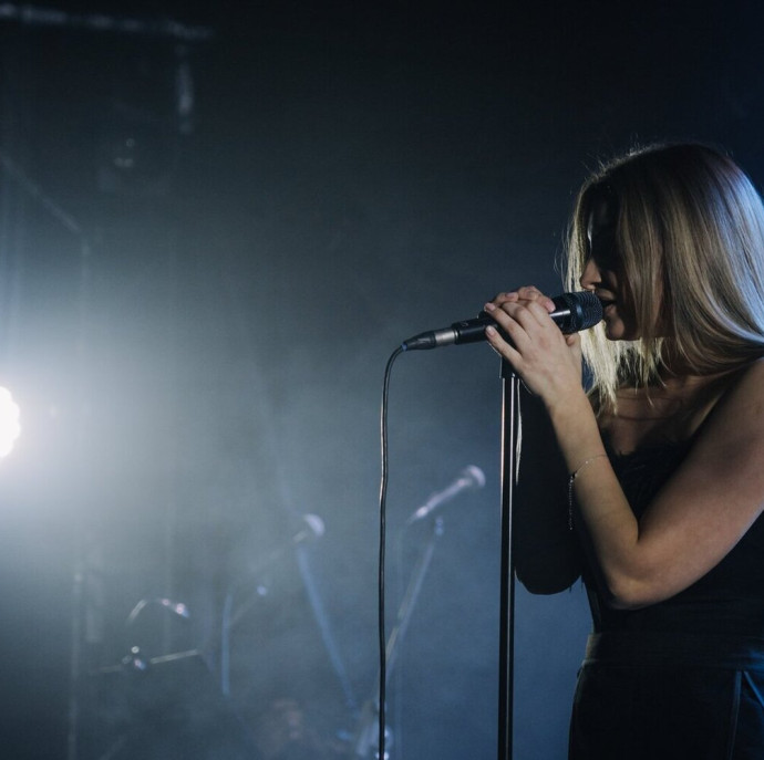 Занятия по вокалу онлайн в Москве