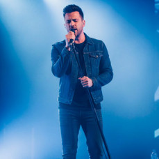 Занятия по вокалу онлайн в Москве