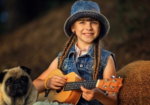 Занятия по игре на укулеле для детей в Москве