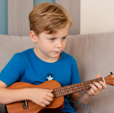 Занятия по игре на укулеле для детей в Москве