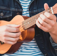 Индивидуальные занятия по игре на укулеле для взрослых в Москве