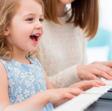 Индивидуальные занятия по игре на фортепиано для детей в Москве