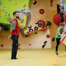 Вводное занятие по скалолазанию для детей и взрослых в Москве