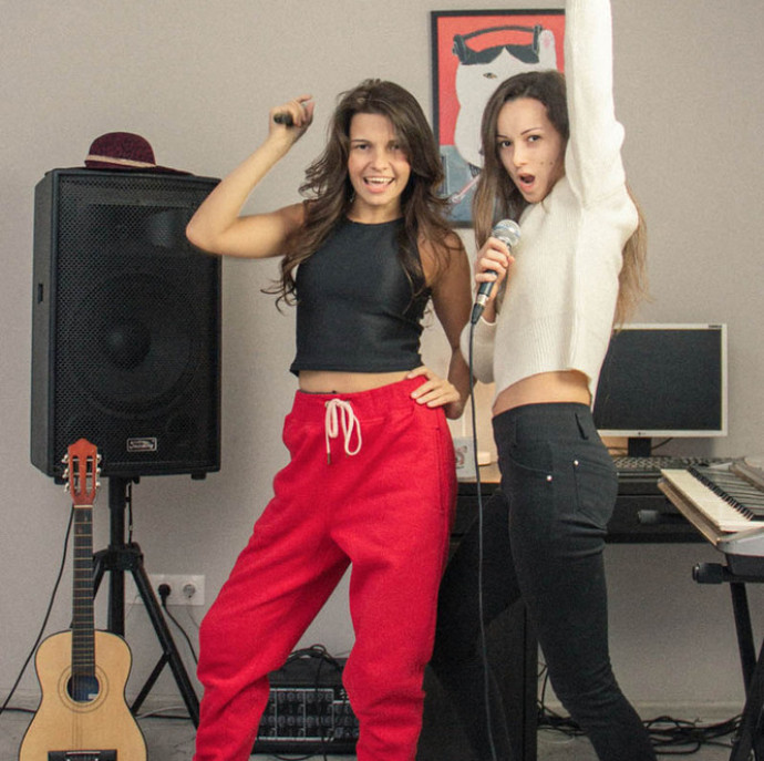 Музыкальные инструменты /вокал /актерское мастерство онлайн в Москве