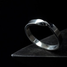 Мастер-класс по изготовлению кольца бесконечность в Москве