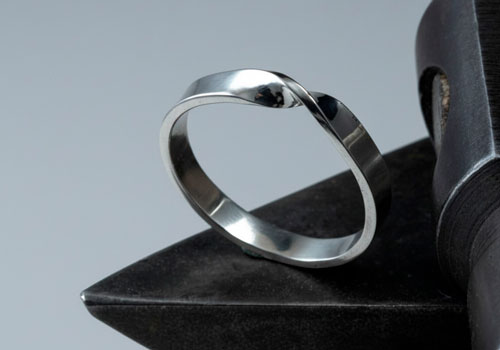 Мастер-класс по изготовлению кольца бесконечность в Москве