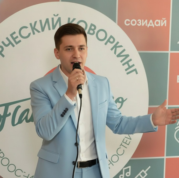 Музыкальные инструменты, вокал на Черняховского в Москве