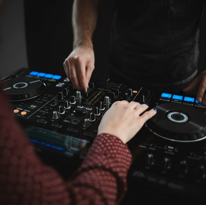 Урок диджеинга аранжировки звукорежиссуры в Москве