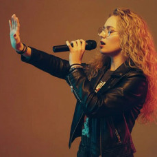 Групповые занятия вокалом для взрослых в Москве