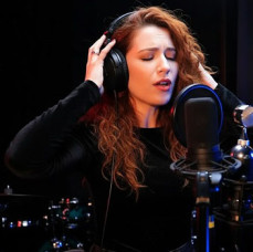 Запись песни в студии звукозаписи с подбором музыки в Москве