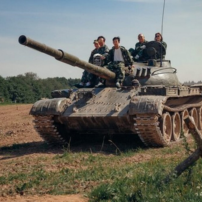 Поездка на танке или БМП со стрельбой из оружия в Москве