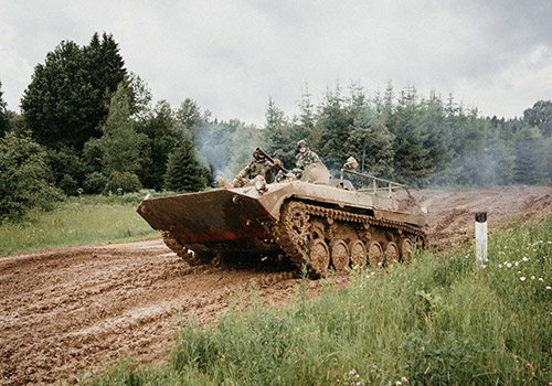 Поездка на танке или БМП со стрельбой из оружия в Москве