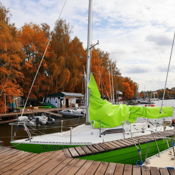 Прогулка на парусной яхте в Москве
