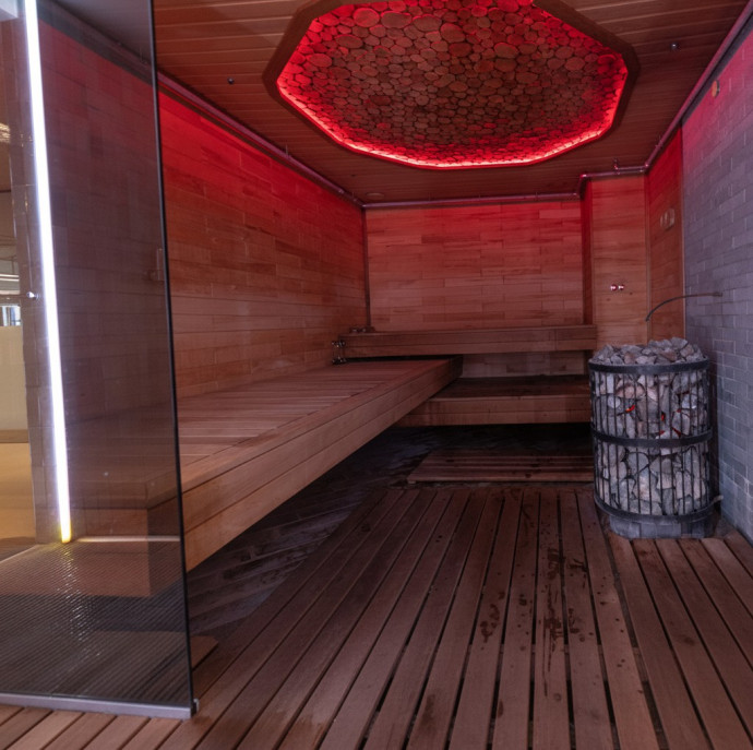 Серфинг на искусственной волне в Москве