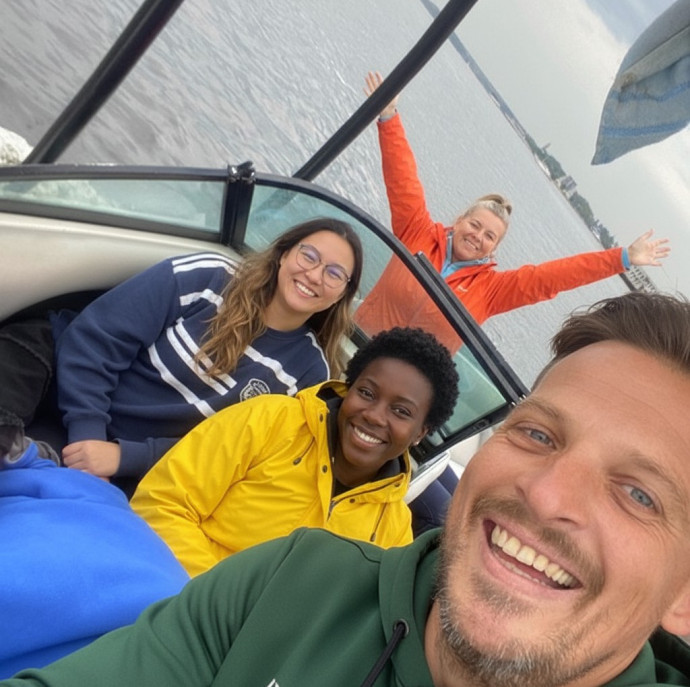 Прогулка на катере Malibu Axis в Москве