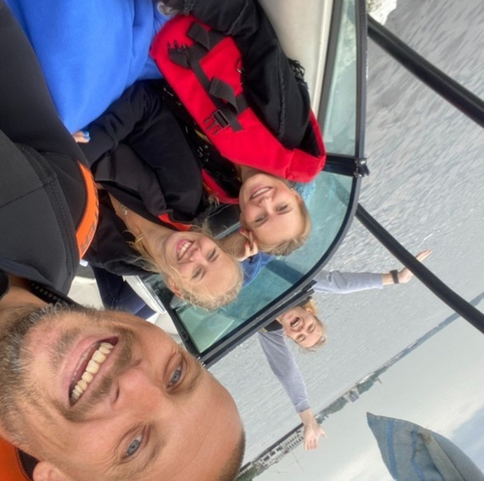 Прогулка на катере Malibu Axis в Москве