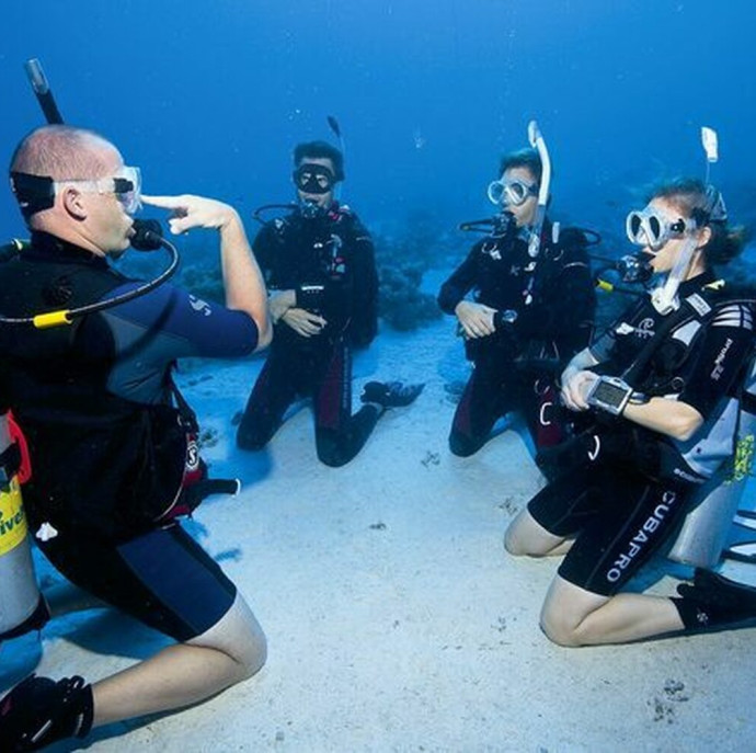 Пробное погружение с аквалангом в Москве