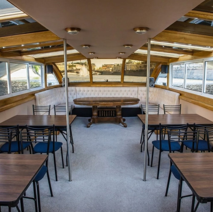 Речная прогулка на теплоходе в Москве