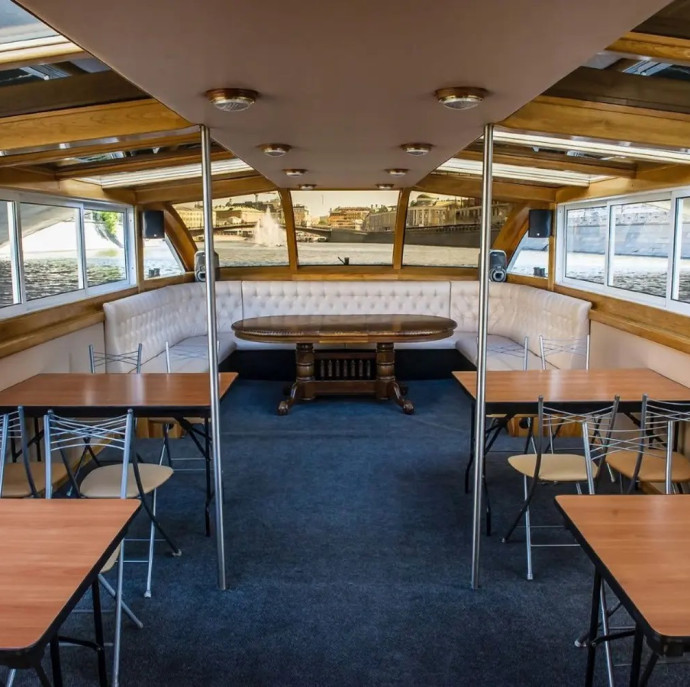 Речная прогулка на теплоходе в Москве