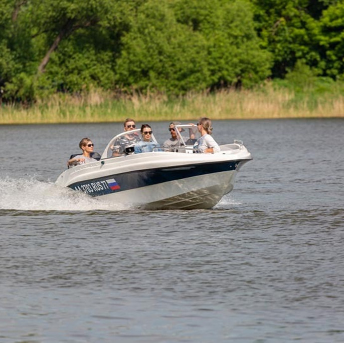 Прогулка на скоростном катере в Москве