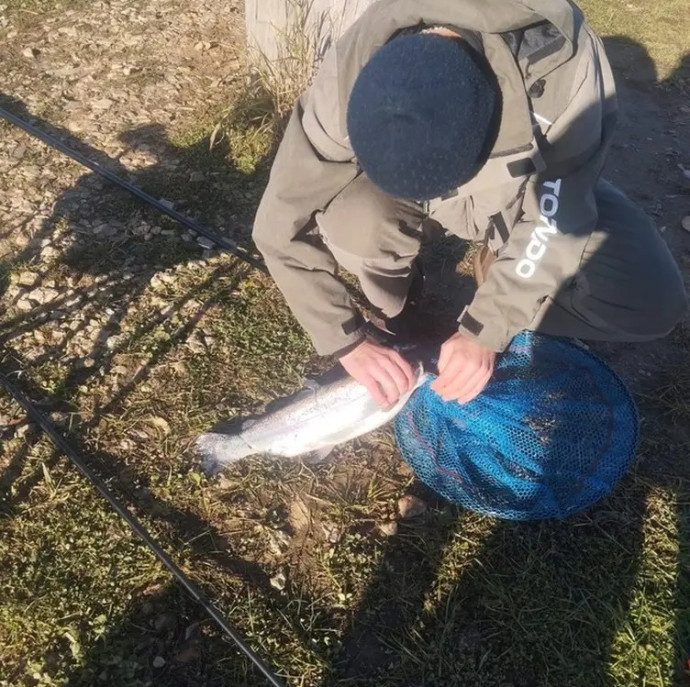 Рыбалка на водоёме в Москве