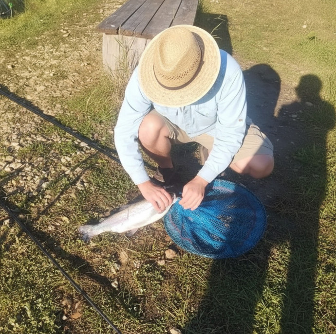 Рыбалка на водоёме в Москве