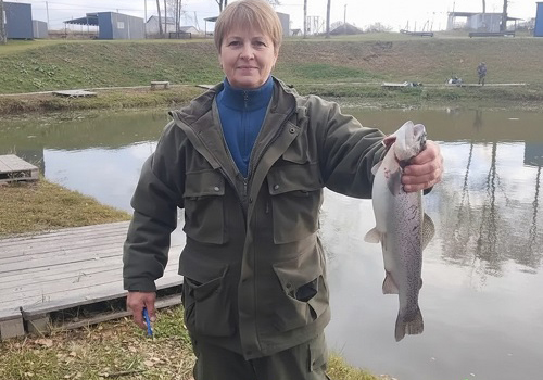 Рыбалка на водоёме в Москве