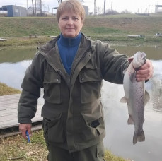 Рыбалка на водоёме в Москве