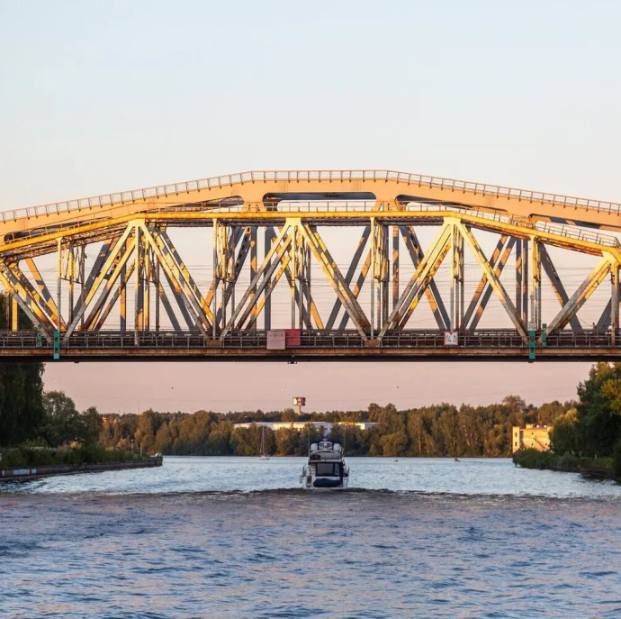 Семейная прогулка на яхте в Москве
