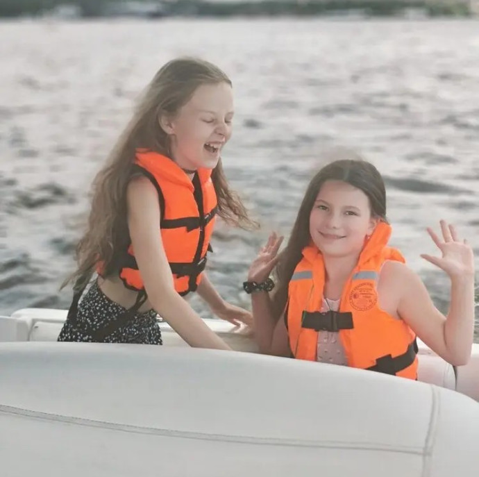 Семейная прогулка на яхте в Москве