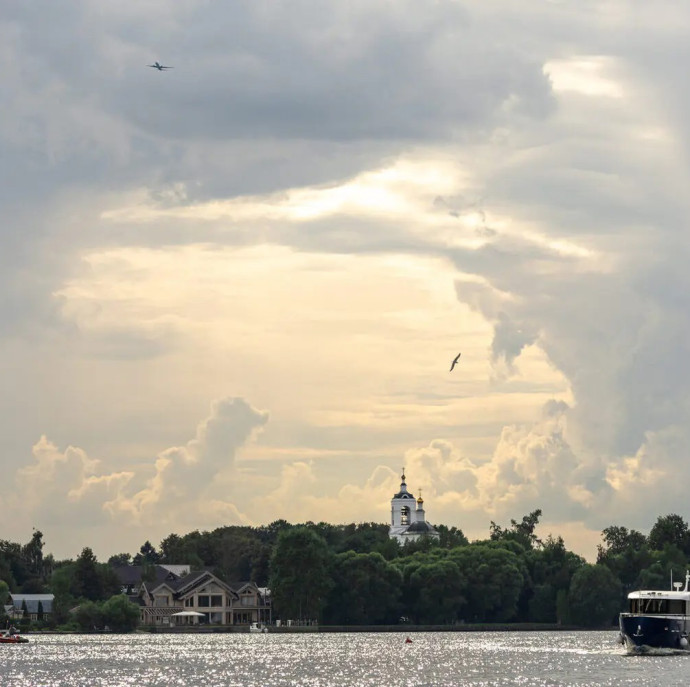 Семейная прогулка на яхте в Москве