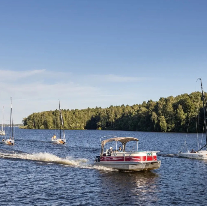 Семейная прогулка на яхте в Москве